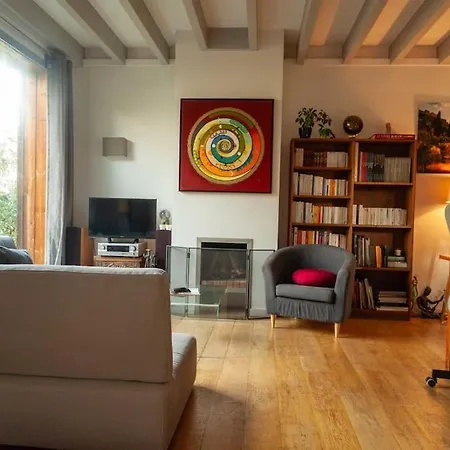 Hébergement de vacances Charmante Maison Proche Paris *
